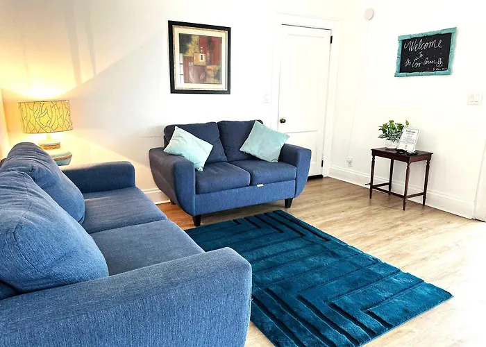 Downtown Retreat - 2Br Oasis