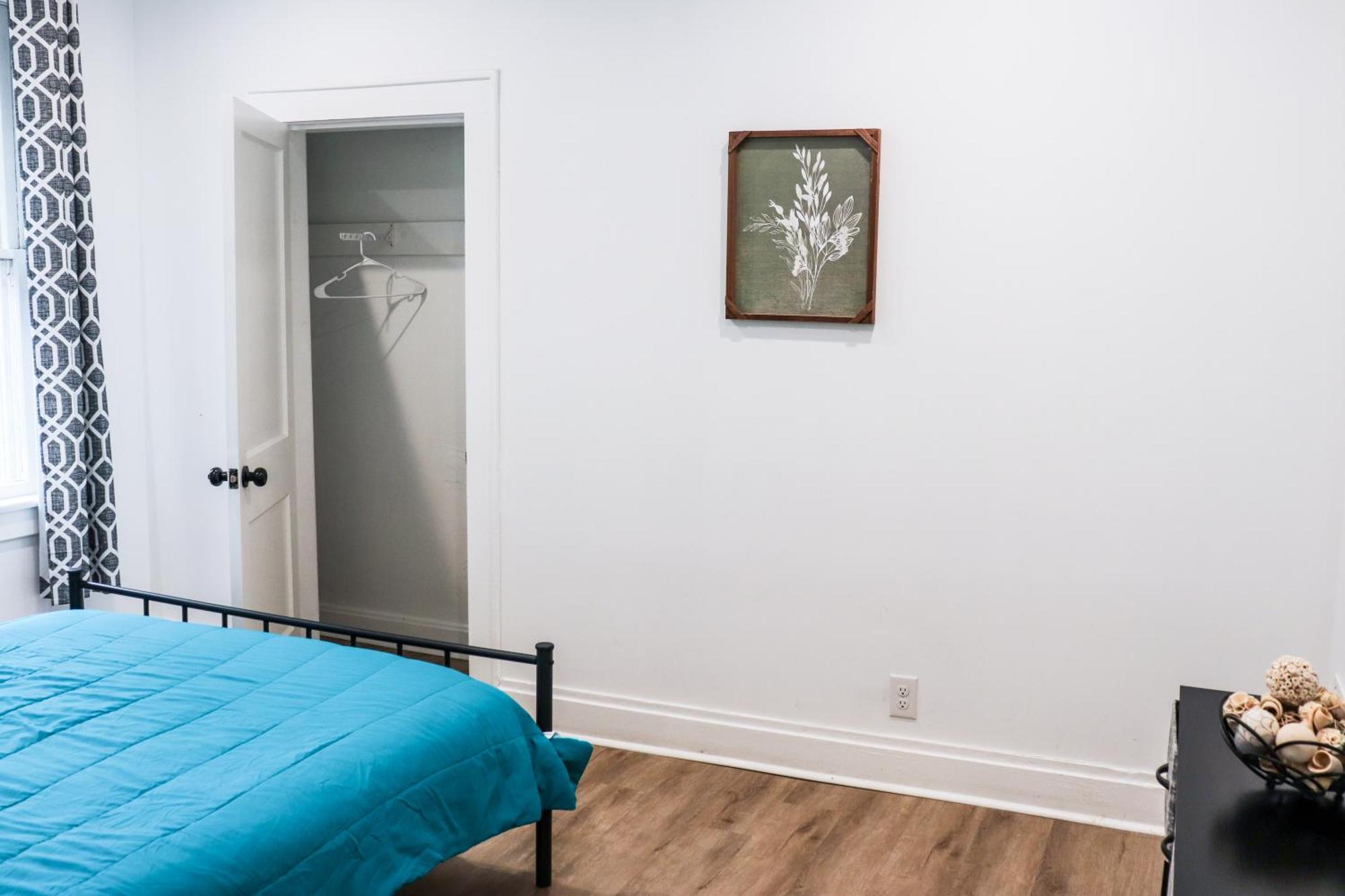 Apartment Downtown Retreat - 2br Oasis