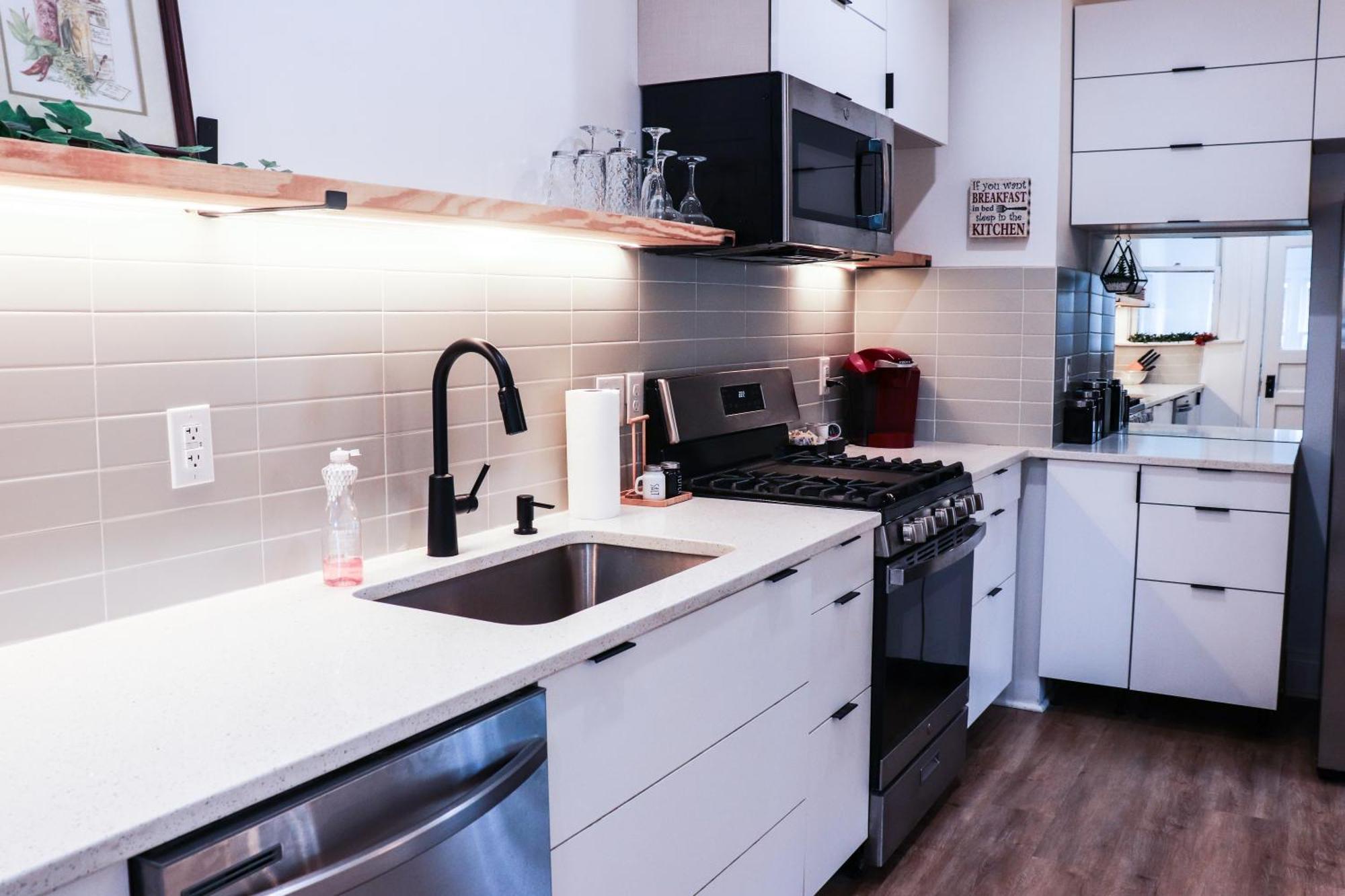 Downtown Retreat - 2br Oasis