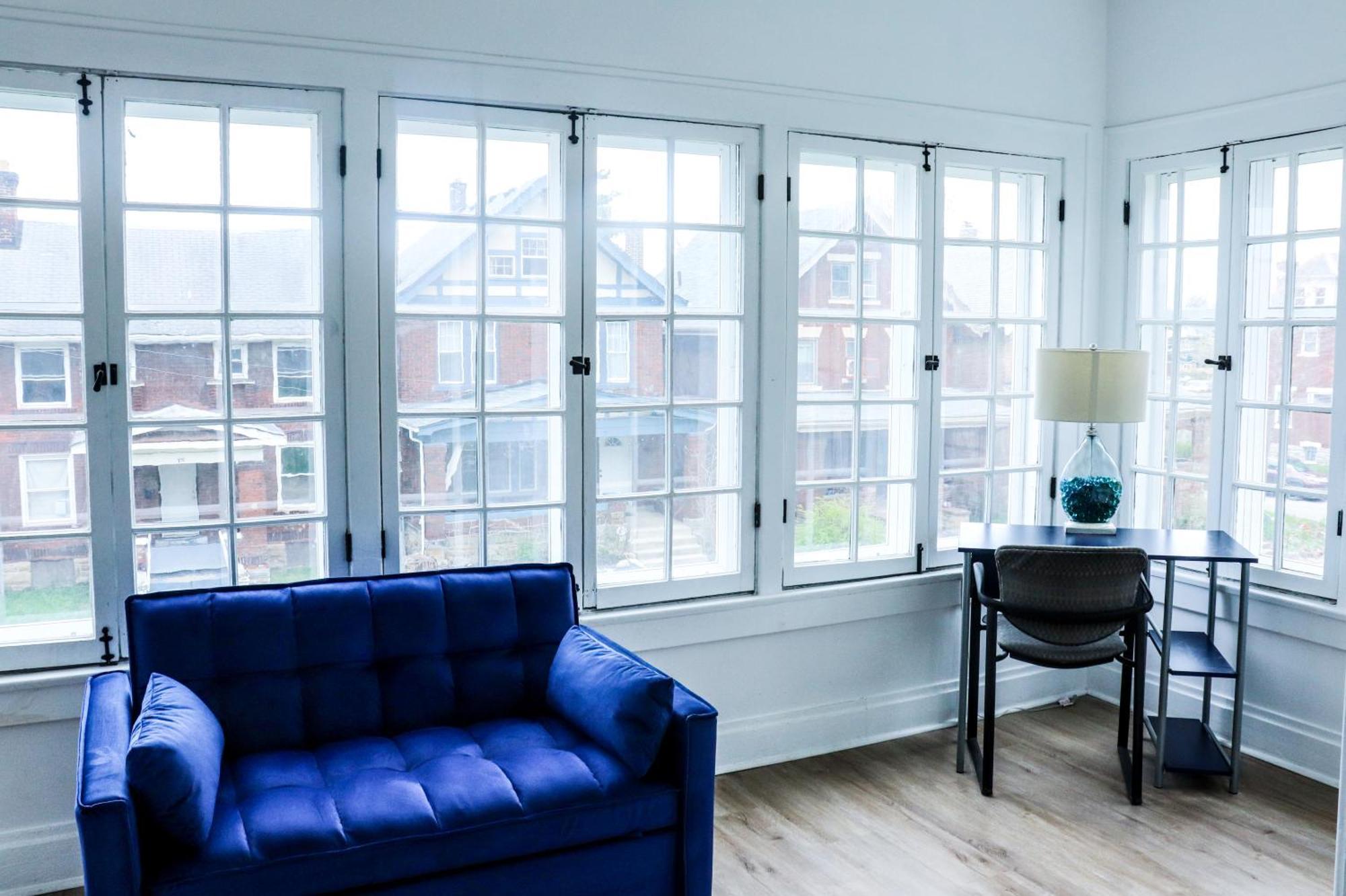 Downtown Retreat - 2br Oasis