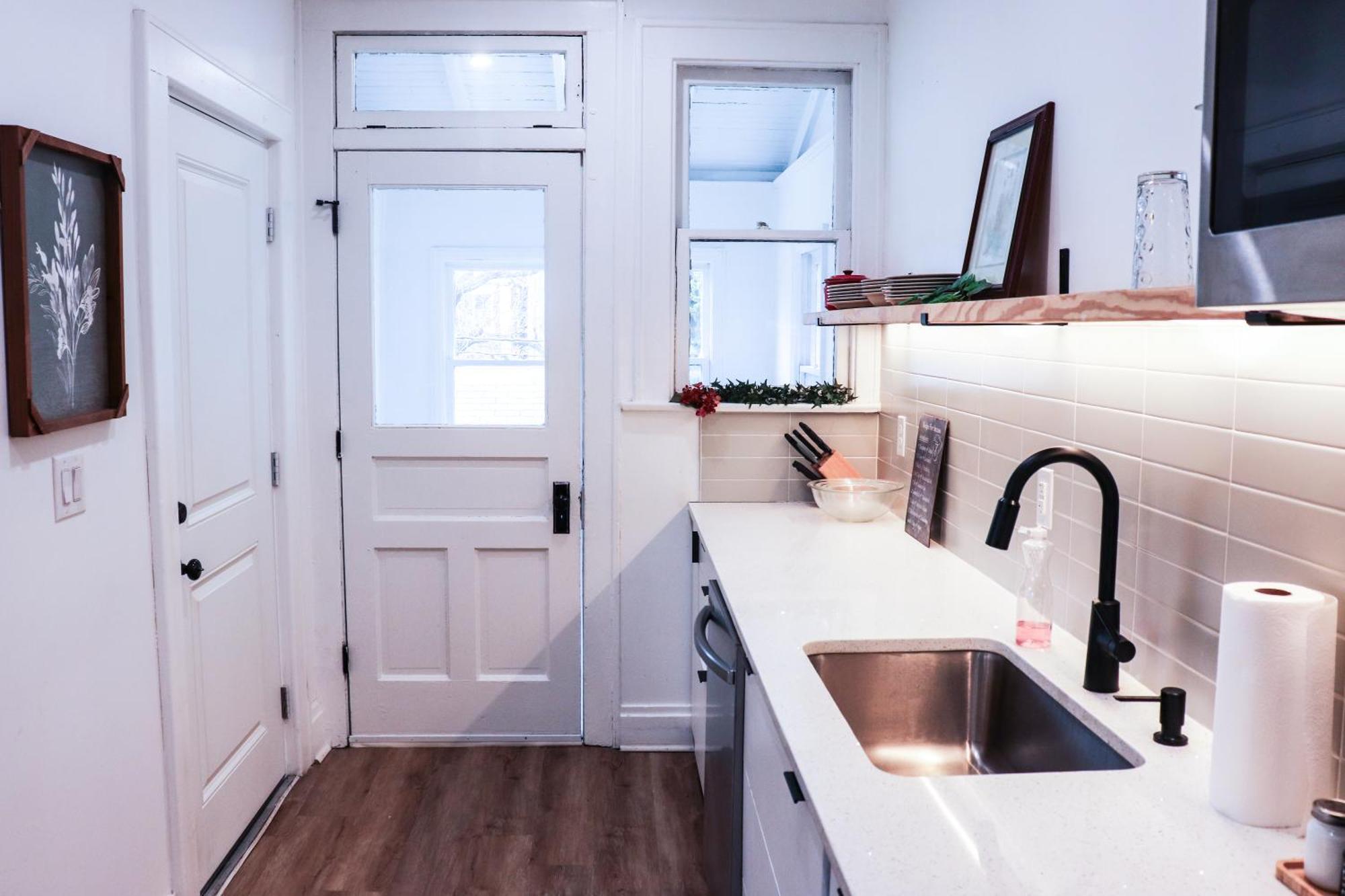 Apartment Downtown Retreat - 2br Oasis